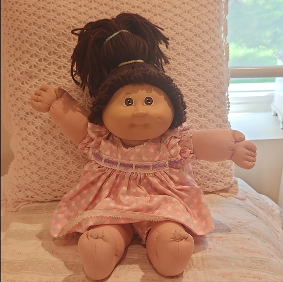 Cabbage Patch Doll - Picture 1 of 4